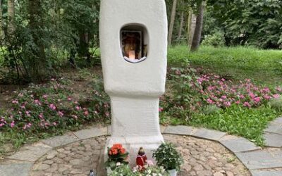 Kapliczka w Parku Skaryszewskim.