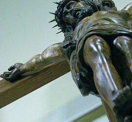 Komu przeszkadza krzyż