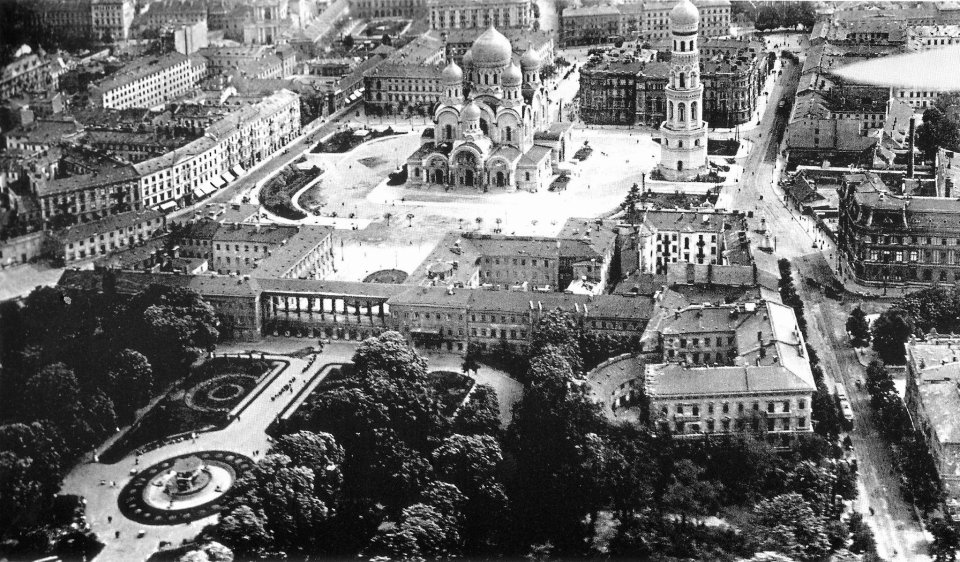 Felieton Noworoczny – Plac Piłsudskiego